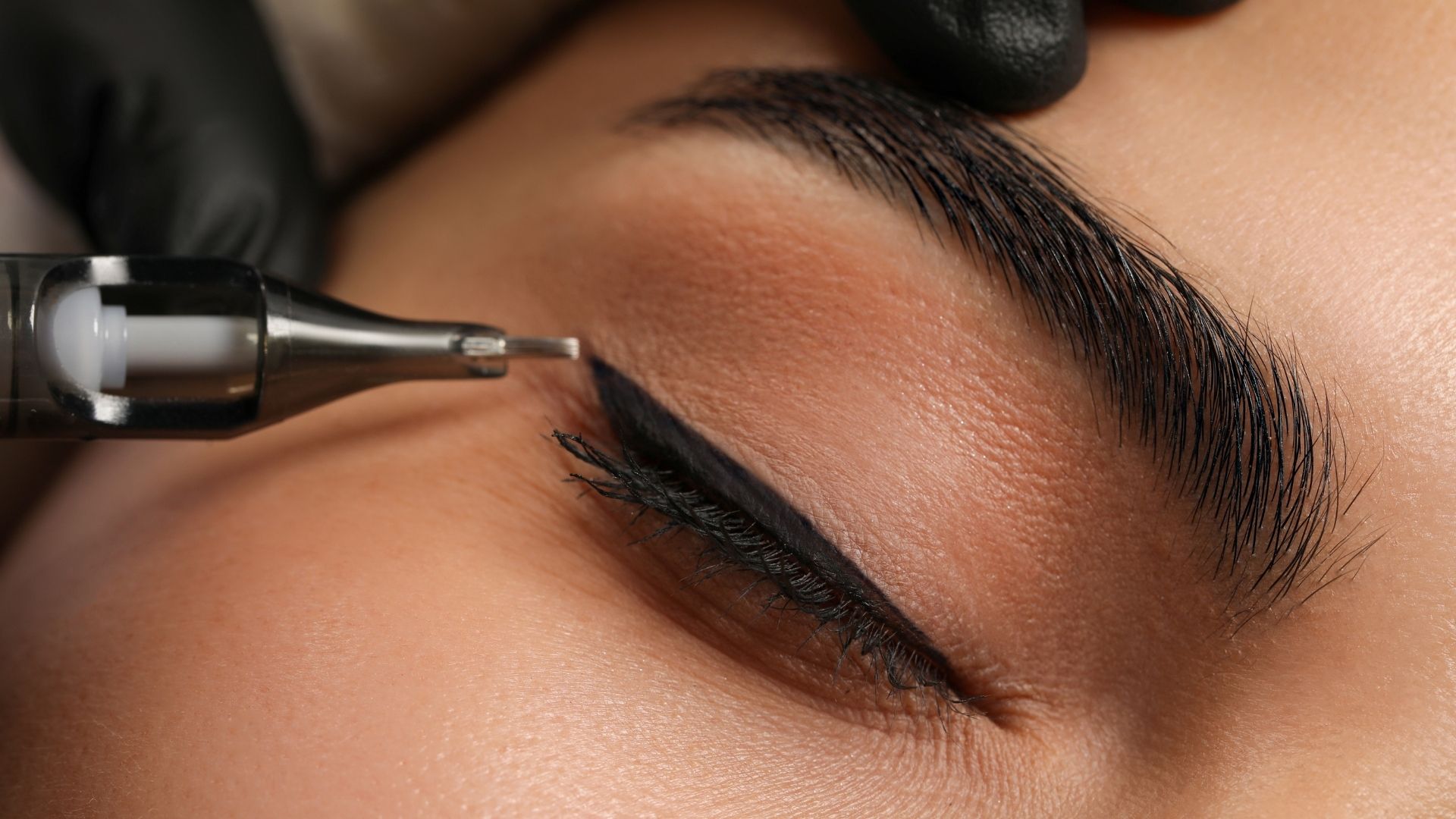 Maquillage semi-permanent